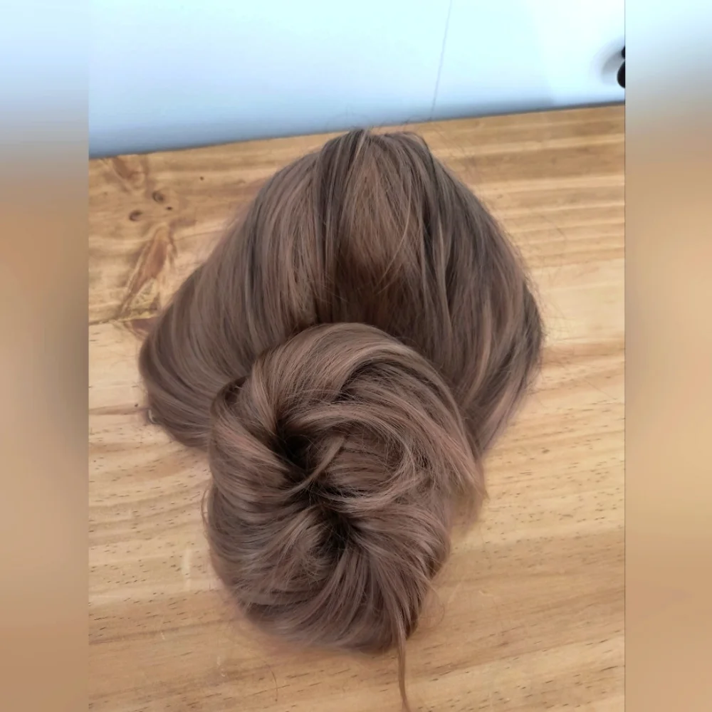 Light Brown wig - Picture 2 of 5